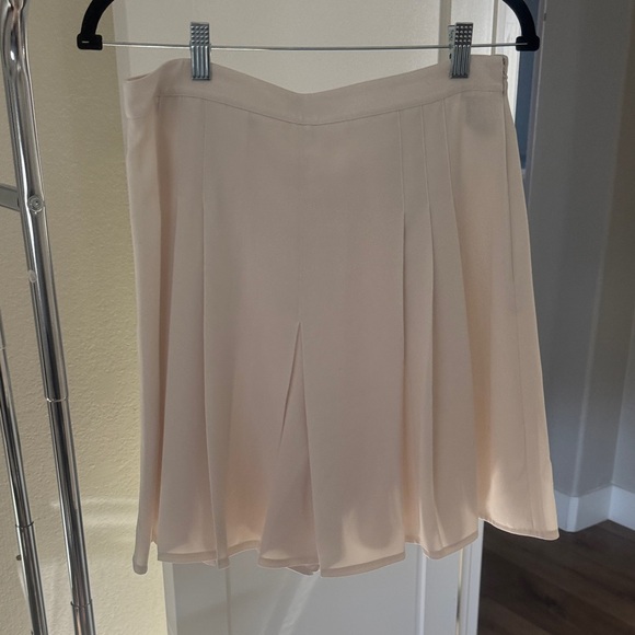 Tory Burch Pleated Golf Skirt. - Picture 2 of 5